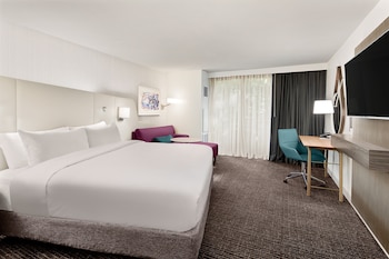 Standard Room, 1 King Bed (Worklife)