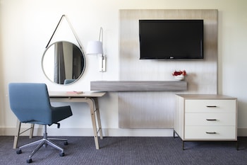 Suite, 1 Bedroom (Worklife)