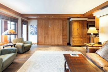 Studio (with Murphy Bed)