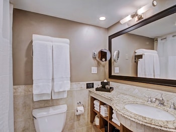Deluxe Room, 1 King Bed