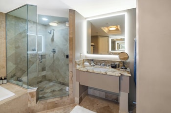 Luxury Room, 1 King Bed