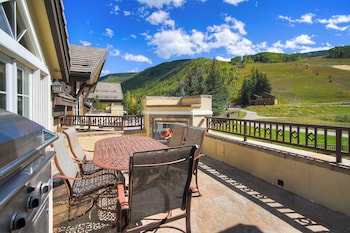 Penthouse, 4 Bedrooms (Golden Peak)