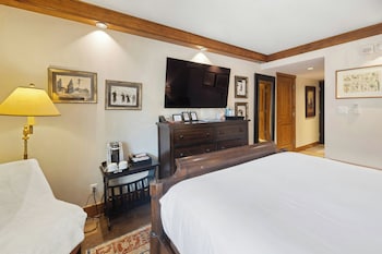 Standard Room, 1 King Bed