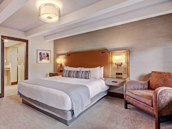 Deluxe Room, 1 King Bed