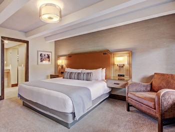 Deluxe Room, 1 King Bed