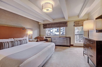 Executive Suite, 1 King Bed with Sofa bed