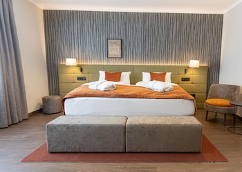 Standard Apartment, 1 Queen Bed, Kitchenette (Living Room)