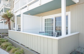 B - Marina Side Two Doubles