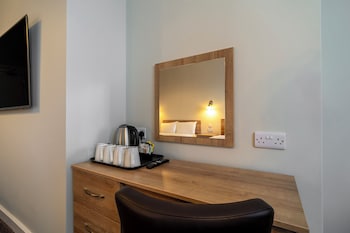 Family Room (2 Adults + 2 Children)