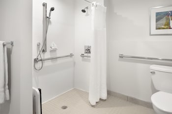 Suite, Two Queen Beds, Roll In Shower