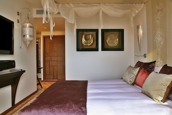 Standard Room, 1 Queen Bed, Balcony (Or Terrace)