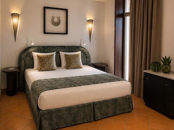Standard Room, 1 Queen Bed, Balcony (Or Terrace)