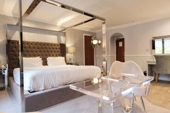 Deluxe Room, 1 Double Bed, Non Smoking (Four Poster Bed, View)