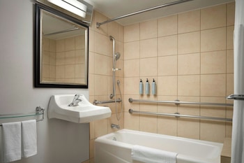 Room, 1 King Bed (Mobility/Hearing Accessible, Tub)