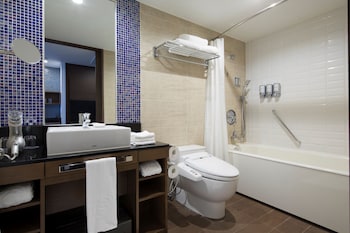 Guest room, 2 Double Beds, Non Smoking, Disney or Bay view, Balcony