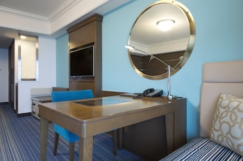 Guest room, 4 Twin Beds, Disney or Bay view, Main Building, Balcony