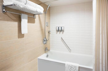 Guest room, 2 Double Beds, Non Smoking, Disney or Bay view, Balcony