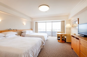 Guest room, 2 Double Beds, Disney or Bay view, Main Building, Balcony