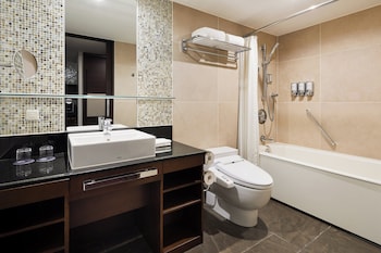 Club Room, Multiple Beds