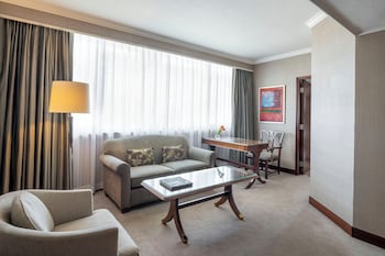 Superior Suite with The Continental Club Lounge access