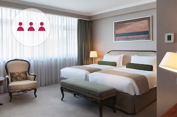 Deluxe Family Room