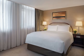 Superior Suite with The Continental Club Lounge access