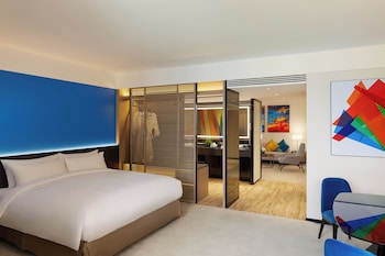 Continental Superior Suite with The Continental Club Lounge Access