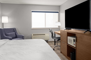 Room, 1 King Bed, Accessible, Non Smoking (Mobility, Tub w/Grab Bars)