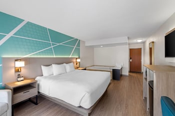 Suite, 1 King Bed with Sofa bed, Non Smoking