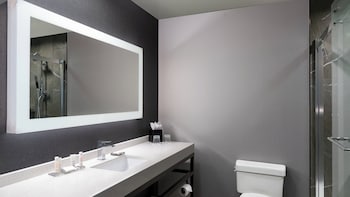 Room, 2 Queen Beds (Mobility Accessible, Tub)