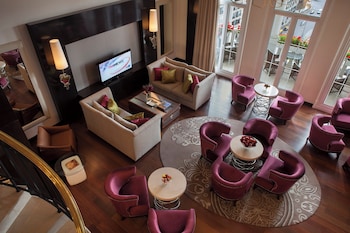 Suite, 1 King Bed (E-Lounge)