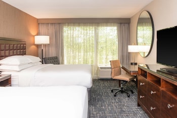 Deluxe Room, 2 Queen Beds (Mobility Accessible, Roll-In Shower)