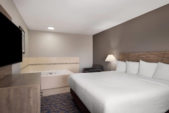 Suite, 1 King Bed, Non Smoking