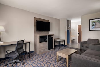 Suite, 2 Queen Beds, Non Smoking