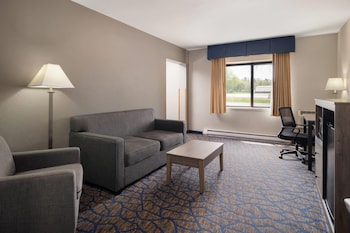 Suite, 2 Queen Beds, Non Smoking