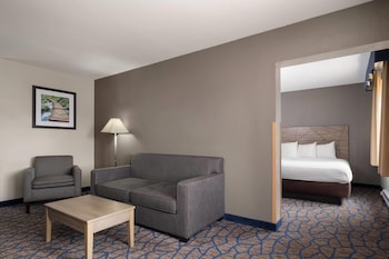 Suite, 2 Queen Beds, Non Smoking