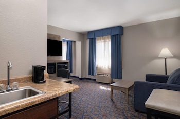 Suite, 1 King Bed, Non Smoking