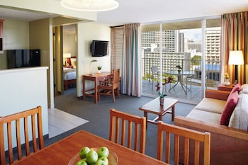 Suite, 1 Bedroom, Partial Ocean View (1 Queen Bed)