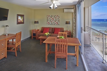 Studio Suite, Partial Ocean View (1 Queen Bed)