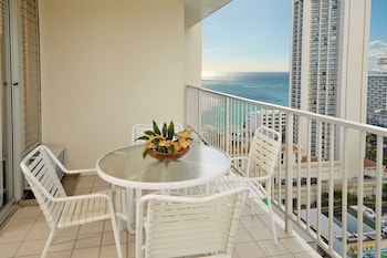 Suite, 1 Bedroom, Partial Ocean View (2 Twin Beds)