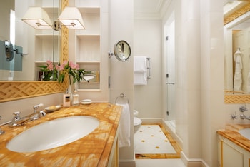 Suite (Grosvenor)