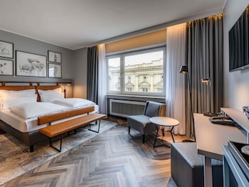 Privilege, Room, 1 King Bed