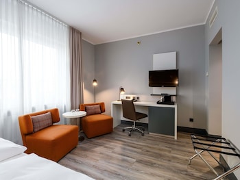 Standard Room, 1 Queen Bed