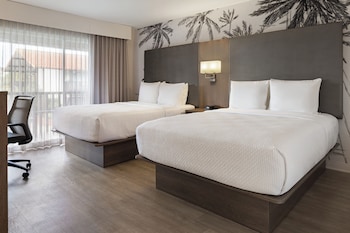 Deluxe Room, 2 Queen Beds, Courtyard View