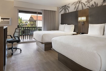 Deluxe Room, 2 Queen Beds, Courtyard View