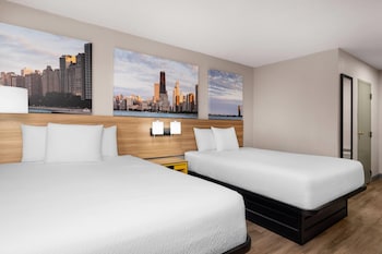 Room, 1 King Bed, Non Smoking (Exterior Building)