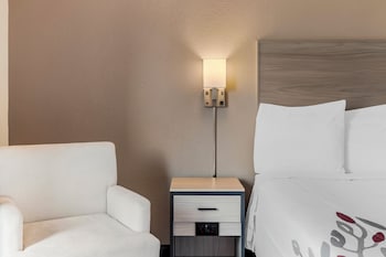 Deluxe Room, 2 Double Beds, Accessible, Non Smoking (Roll-In Shower)
