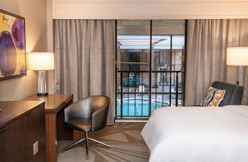 Room, 1 King Bed, Poolside (Poolside)