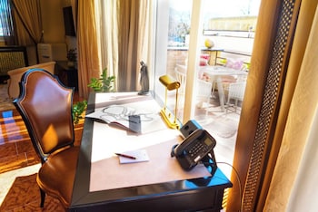 Exclusive Suite, 1 King Bed, Terrace, City View
