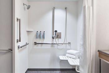Room, 2 Queen Beds (Mobility Accessible, Roll-in Shower)